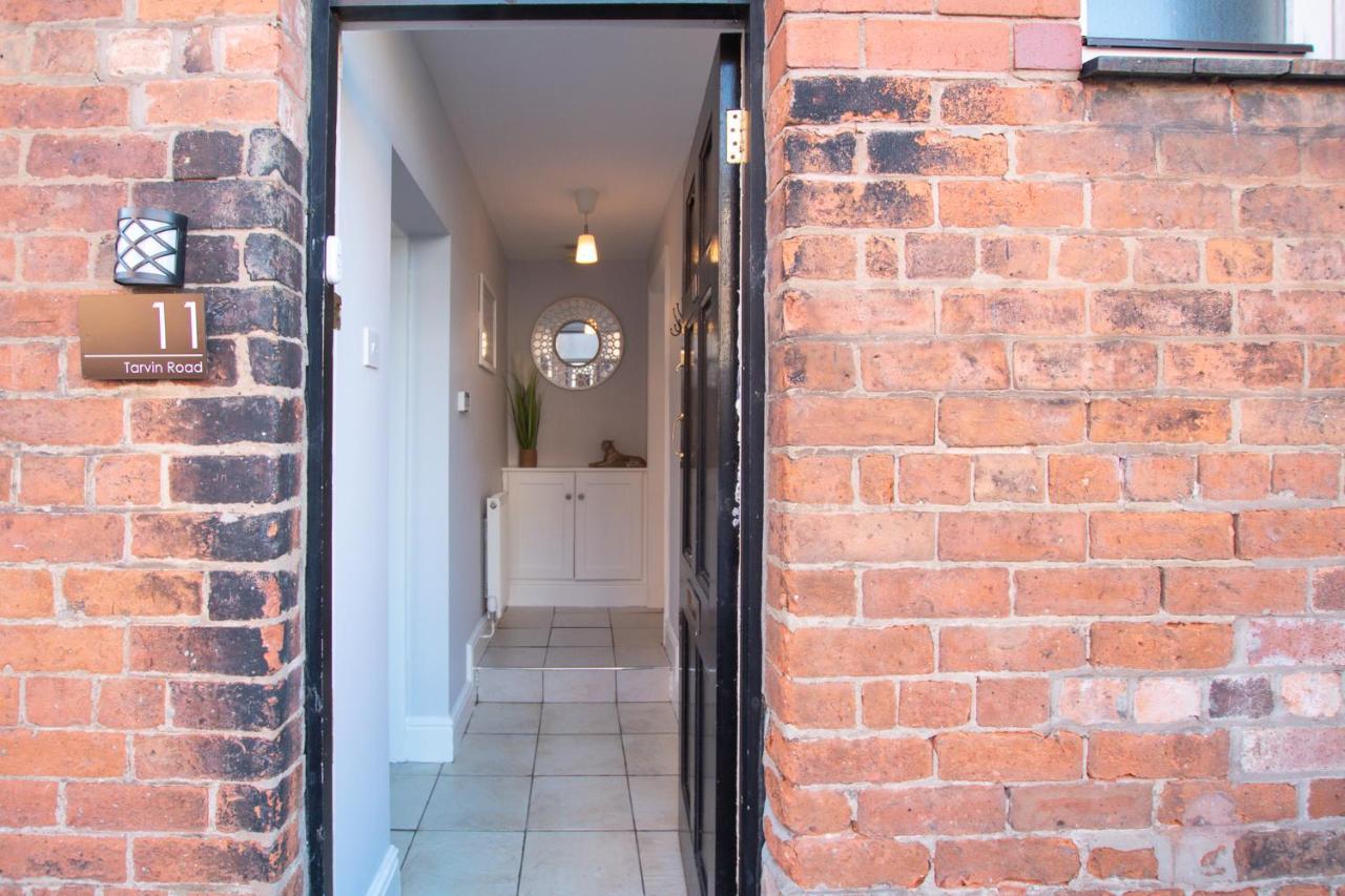 Lord Street - 2 Beautiful Apartments - Sleep Up To 14 Guests - By Rework Accommodation Chester Extérieur photo